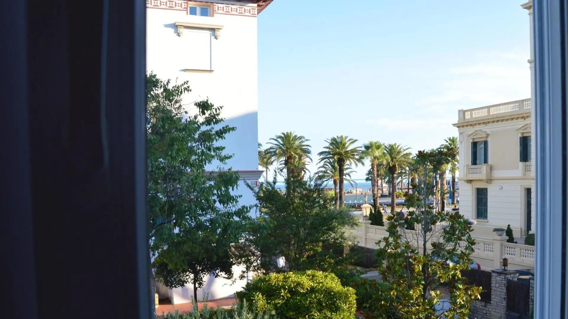 Apartamentos En Primera Linea De Mar location